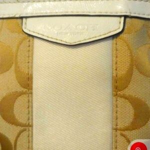 Coach women's shoulder bag